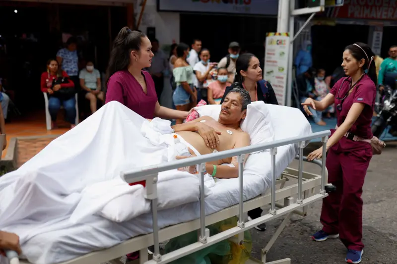 حدوث انهيار أرضي في فييافيسينسيو القريبة