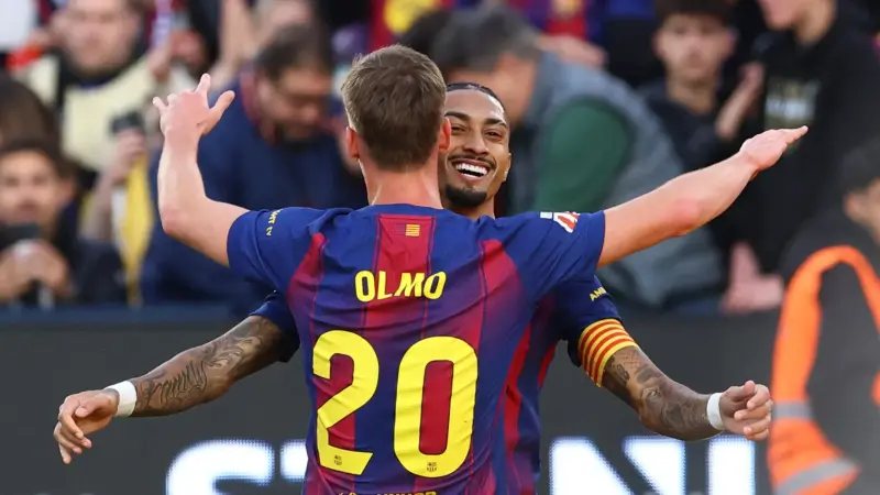 تشكيلة برشلونة اليوم أمام أتليتكو مدريد.. رافينيا يقود الأساسية