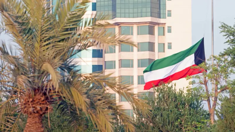 صافرات الإنذار تعلو في الكويت.. ماذا يحدث؟