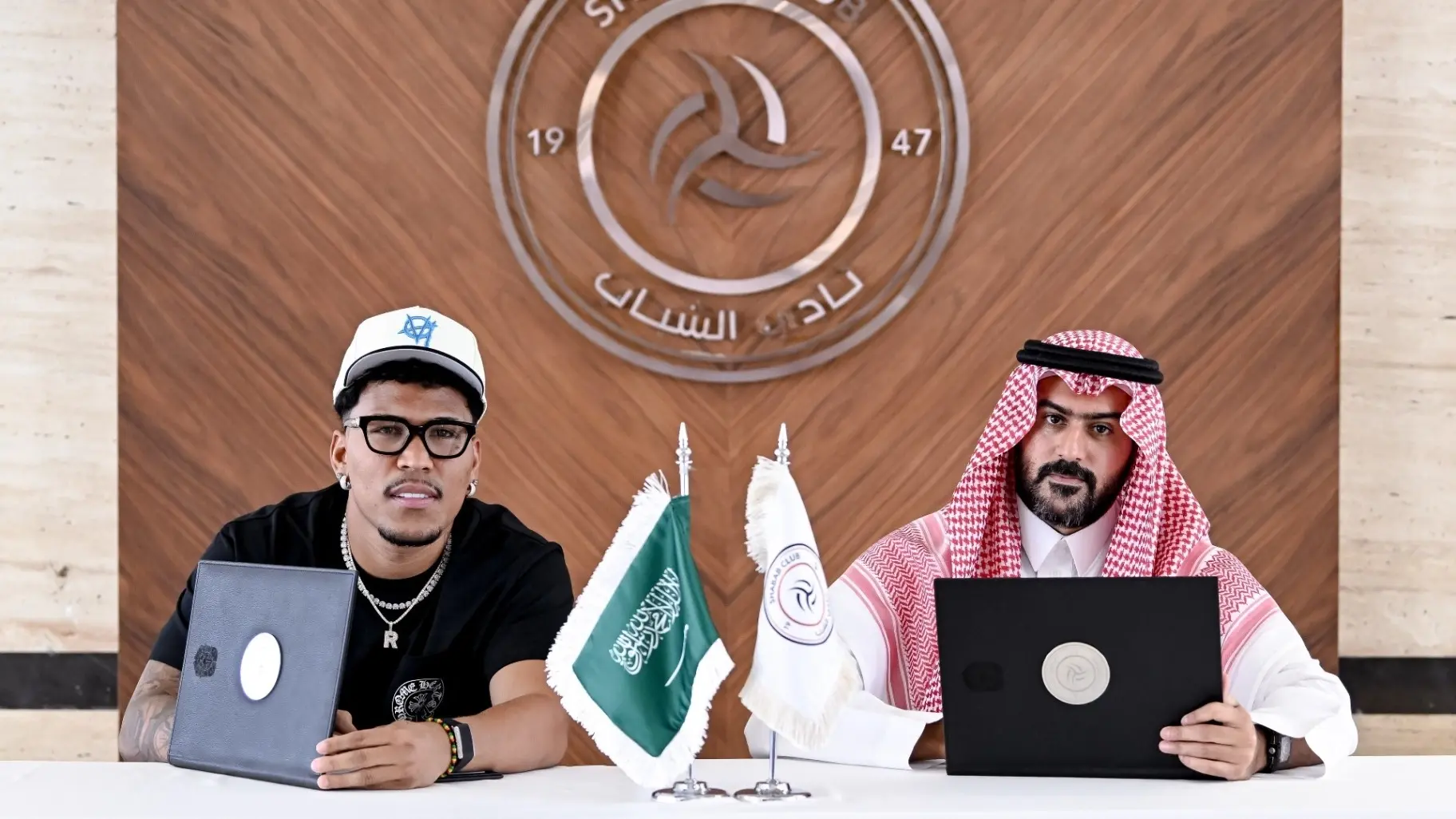 روجر مارتينيز ينتقل إلى صفوف الشباب السعودي (إكس) روجر مارتينيز ينتقل إلى صفوف الشباب السعودي (إكس)