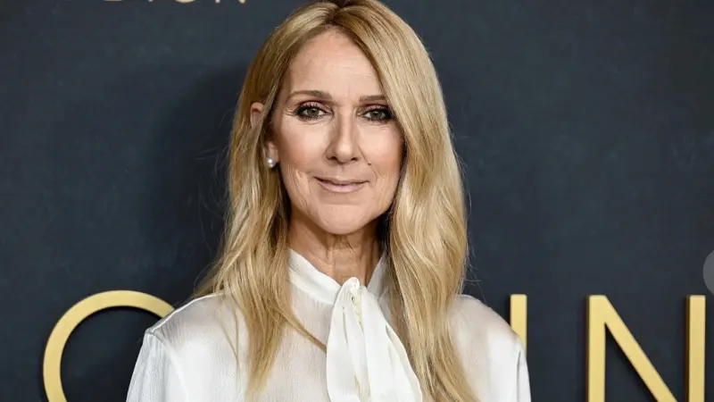 بعد سنوات من الغياب.. سيلين ديون تثير الجدل بعودتها إلى باريس