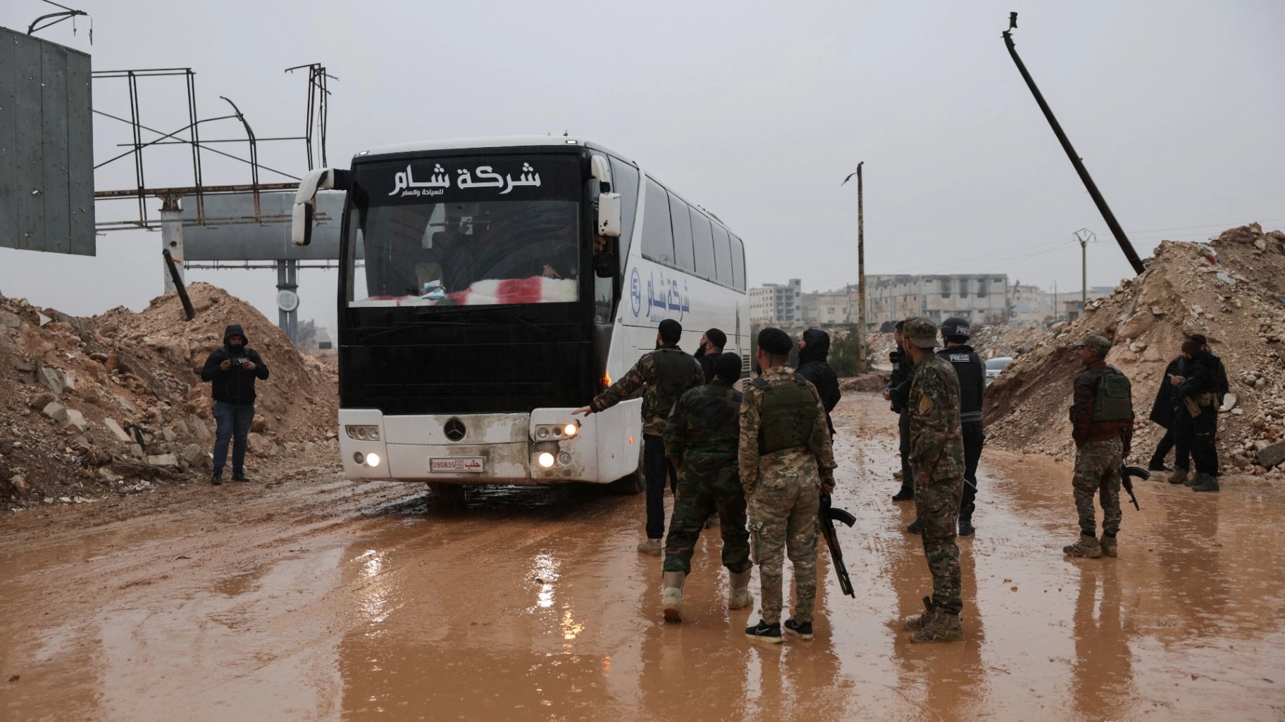 استطلاع المشهد.. 75% يوافقون على رسالة الشرع لـ"قسد" 