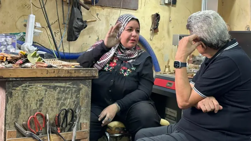 نحاس ياسمين.. سيدة مصرية تكتب قصة نجاح من الأسلاك