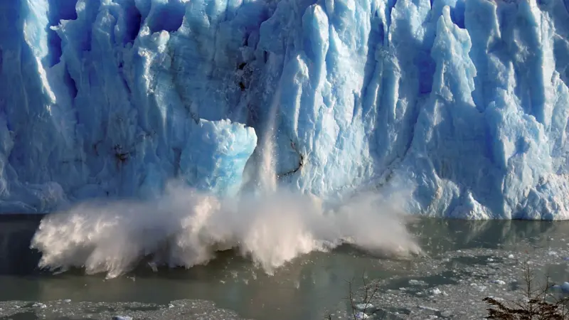 ذوبان 8 أنهار جليدية في السويد.. إليكم التفاصيل