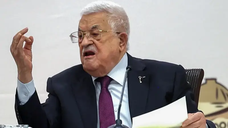 عباس يتعهد بتنظيم انتخابات في الضفة بعد إنجاز الدستور