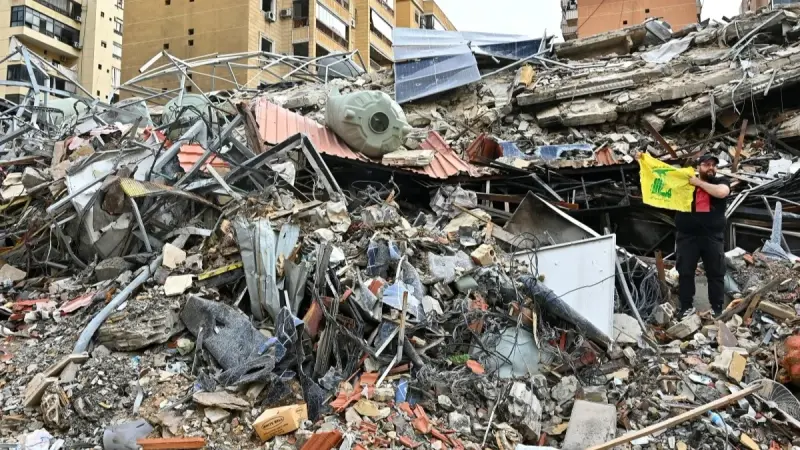 وزير الدفاع الإسرائيلي: العمليات ضد "حزب الله" لم تنته بعد