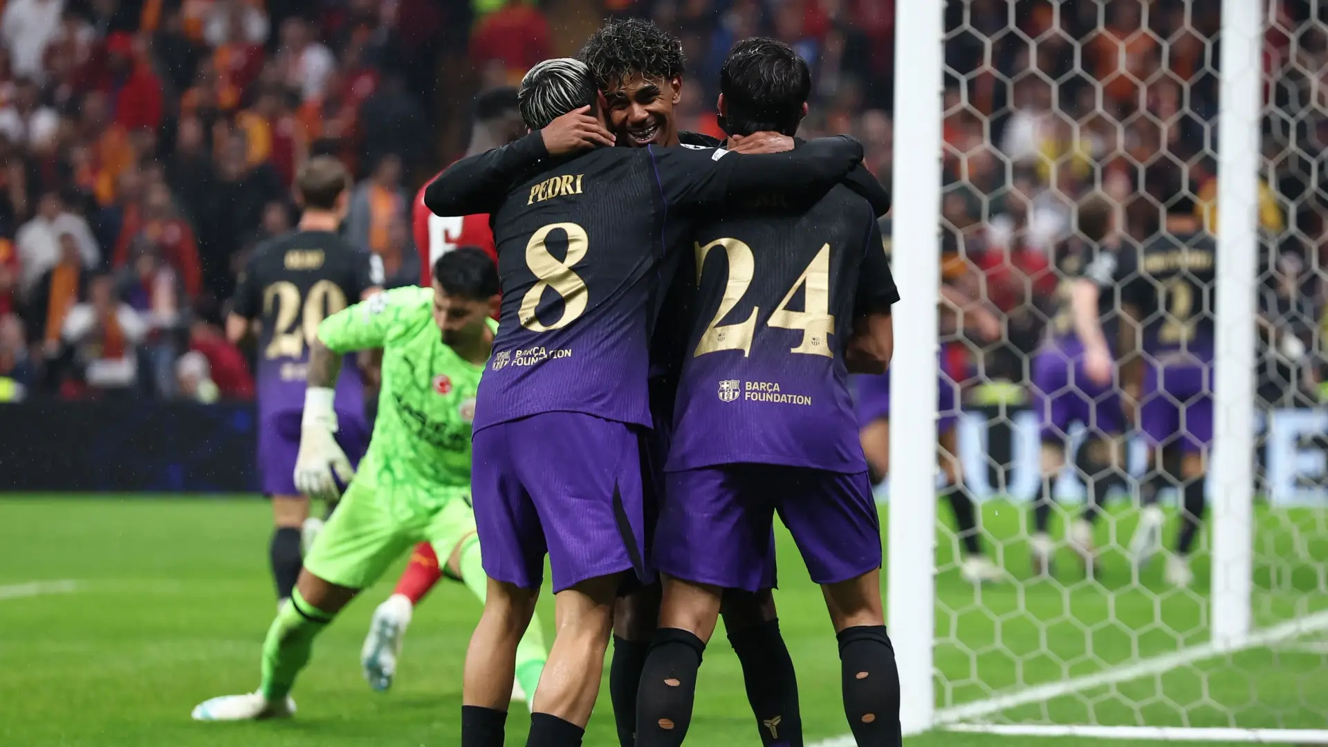 برشلونة يواجه ريال بيتيس في الجولة الـ9 من الدوري الإسباني (رويترز) برشلونة يواجه ريال بيتيس في الجولة الـ9 من الدوري الإسباني (رويترز)