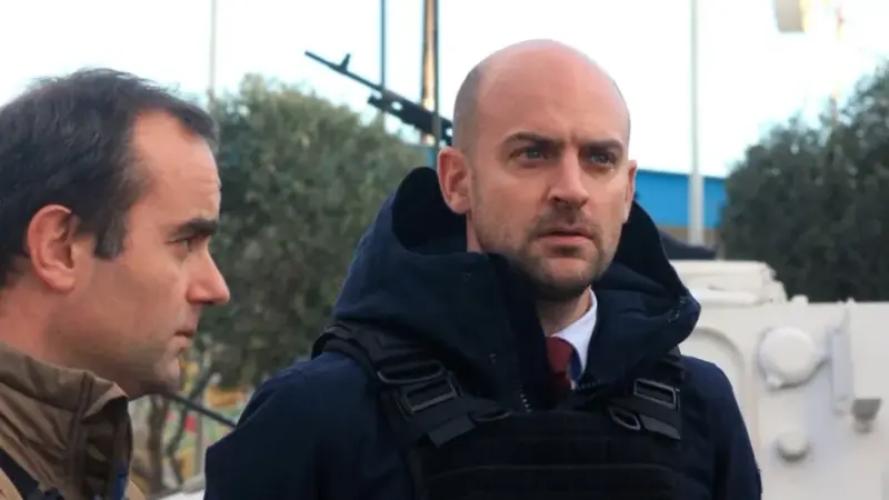 فرنسا تأمل بانتقال سياسي يضم كل المجموعات في سوريا