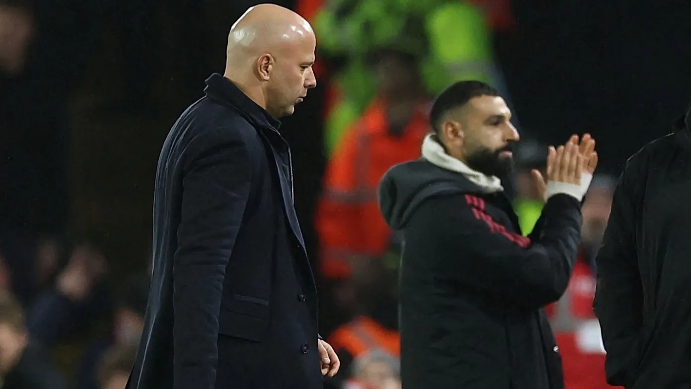 صلح اضطراري في أنفيلد.. لماذا أعاد سلوت محمد صلاح؟ 