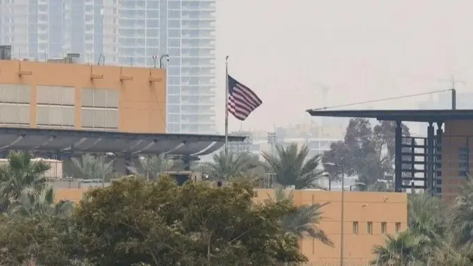 الحكومة العراقية تدين استهداف السفارة الأميركية وفندق الرشيد ببغداد