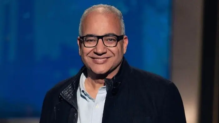 بحضور فنان واحد.. بيومي فؤاد يحتفل بعقد قران نجله