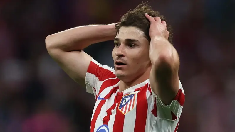 تفاصيل إصابة خوليان ألفاريز ومدة غيابه.. سيميوني يكشف موقفه من مباراة الإياب ضد أرسنال