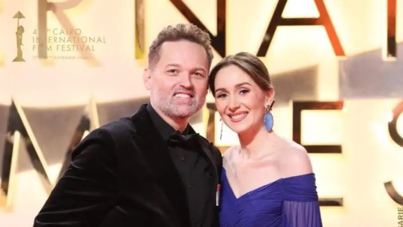 من هي زوجة محمد محمود عبد العزيز وما هو مرضها؟ أثار قلق الجمهور