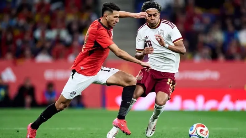 كيف نجح أحمد فتوح في إيقاف خطورة لامين يامال؟