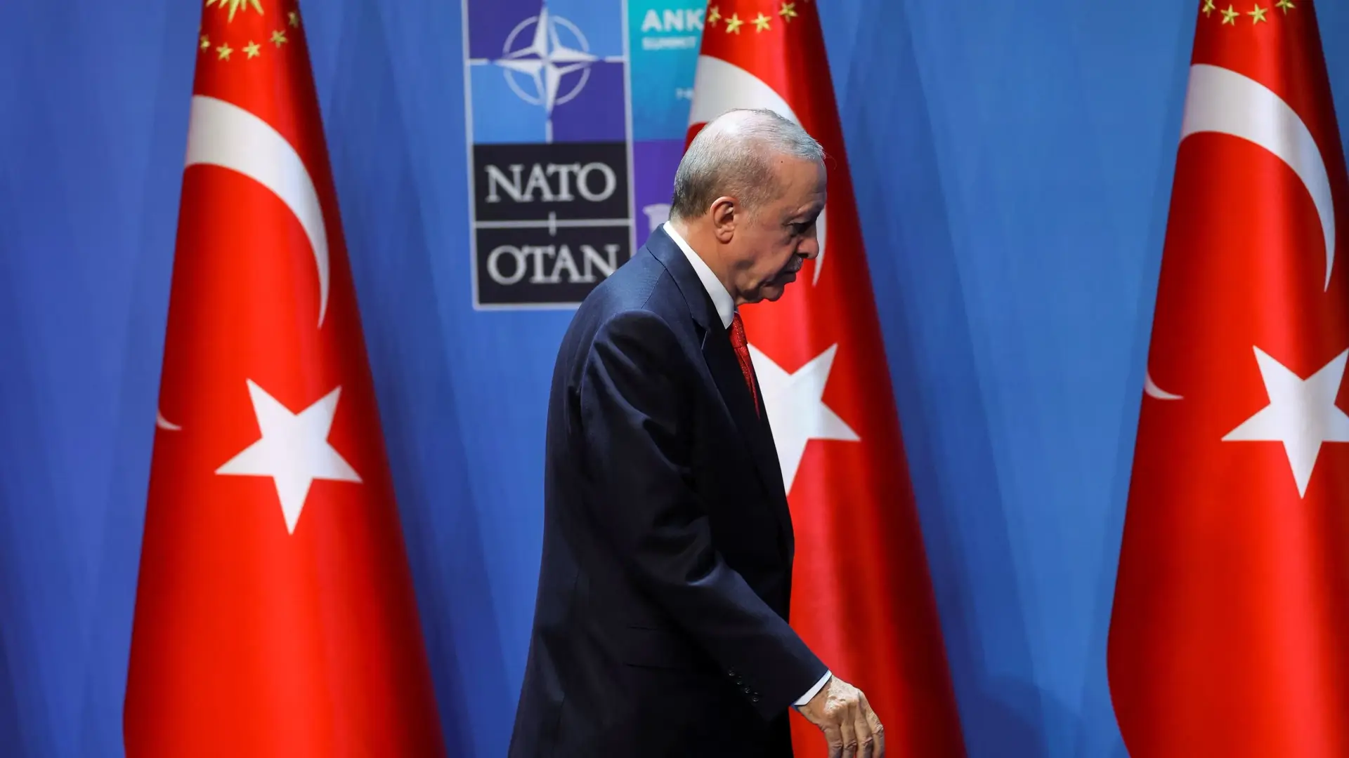 تعزز أزمة المعارضة فرص إردوغان في تمديد حكمه الذي بدأ قبل أكثر من عقدين (رويترز) تعزز أزمة المعارضة فرص إردوغان في تمديد حكمه الذي بدأ قبل أكثر من عقدين (رويترز)