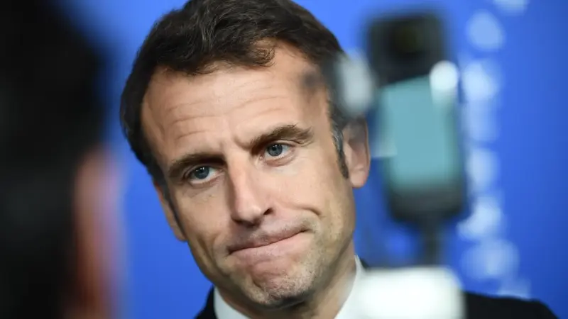 وصف مشين.. لماذا فتح جونسون النار على ماكرون؟