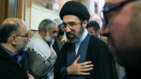 related_news_inside_blogsغموض مصير المرشد.. إيران تكشف عن لقاء بين بزشكيان ومجتبى خامنئي