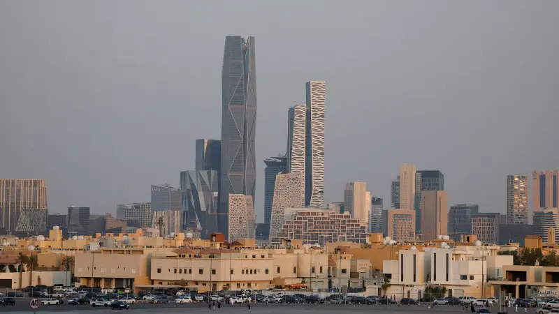 السعودية.. مطار الملك خالد يعيد توزيع الرحلات بالصالات