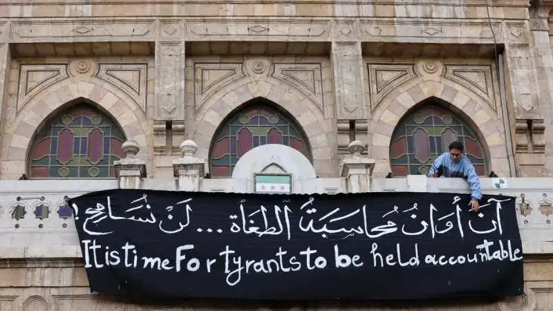 فرنسا وسوريا طالبتا لبنان بتسليمه.. من هو جميل حسن؟