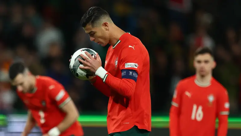 كريستيانو رونالدو يتلقّى تكريما من موسوعة "غينيس" بسبب رقم قياسي استثنائي