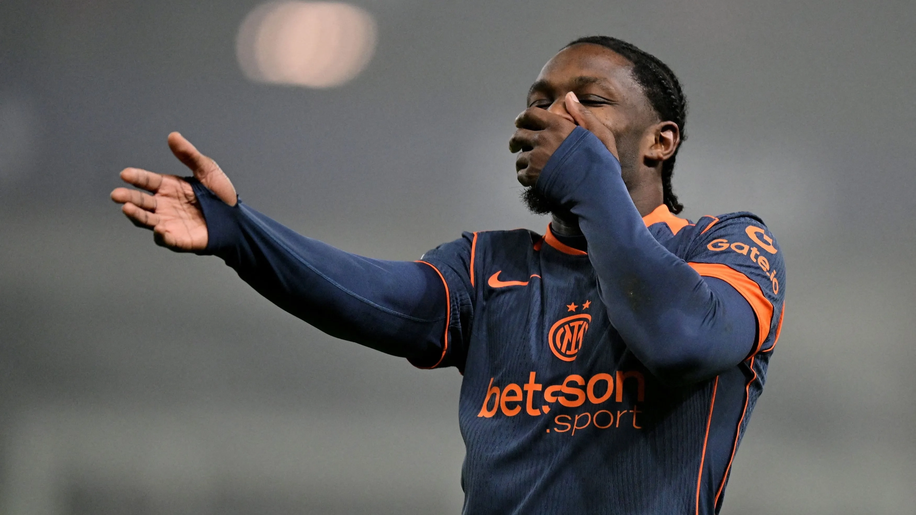 الدوري الإيطالي - إنتر ميلان يقبل هدية نابولي ويعزز صدارته 