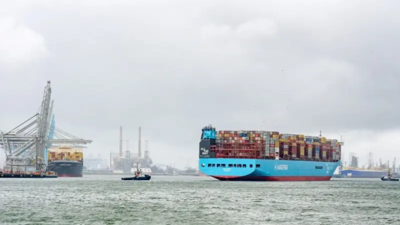عبر البحر الأحمر.. "ميرسك" تكشف عن آثار اتساع اضطرابات شحن الحاويات