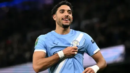 معلق مباراة ليفربول ومانشستر سيتي اليوم.. صوت مميز لقمة البريميرليغ