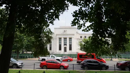 related_news_inside_blogsصدمة النفط تعقد مسار الفائدة.. دعم النمو أم كبح التضخم؟