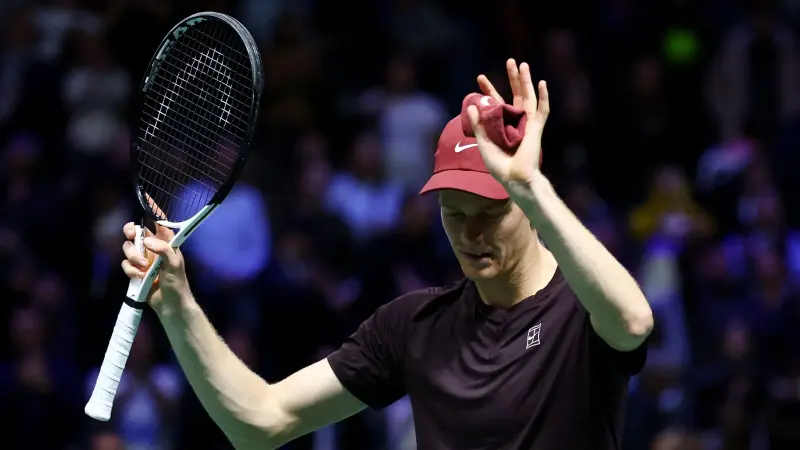 بطولة باريس للتنس - سينر يبدأ مشواره بانتصار جديد على الملاعب الصلبة