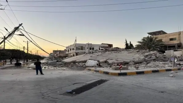 فيديو - تفاصيل انهيار مبنى سكني من 4 طوابق شمال الأردن