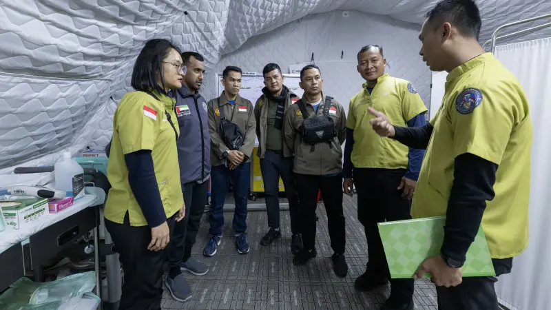 وصول فريق طبي إندونيسي جديد إلى المستشفى الإماراتي بالعريش