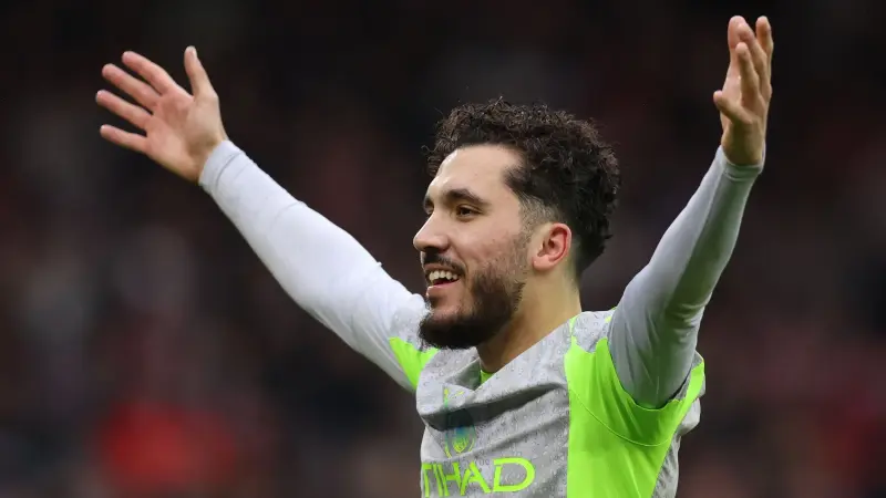 غوارديولا يكشف موقف ريان شرقي من المشاركة ضد نيوكاسل