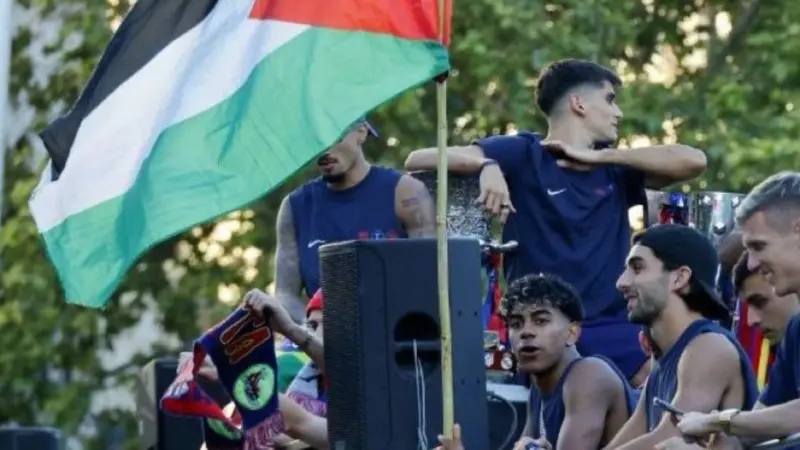الدوري الإسباني - تعليق فليك على رفع لامين يامال لعلم فلسطين