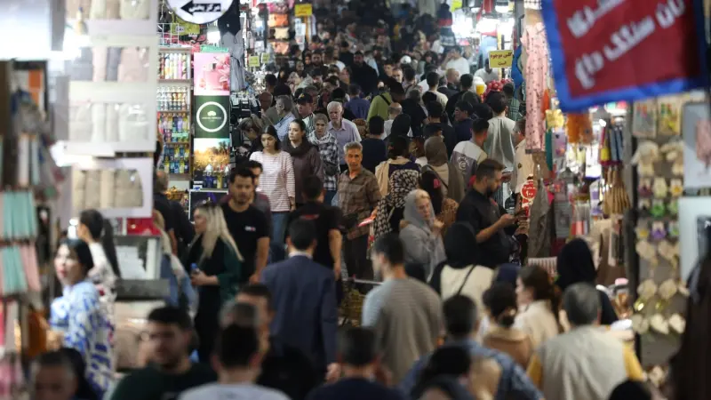 "الوضع يزداد سوءا".. الإيرانيون يشعرون بالقلق من عودة الحرب