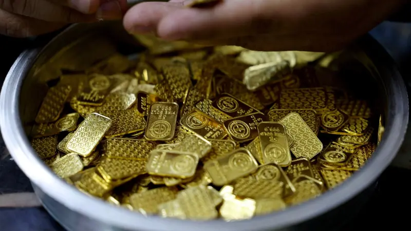 الذهب يتفاعل مع مؤشرات إيجابية للتهدئة في الشرق الأوسط