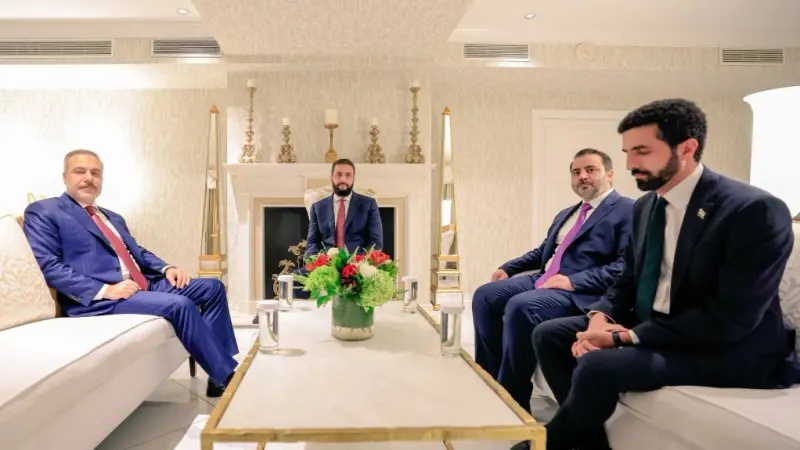 الشرع يلتقي وزير الخارجية التركي في واشنطن