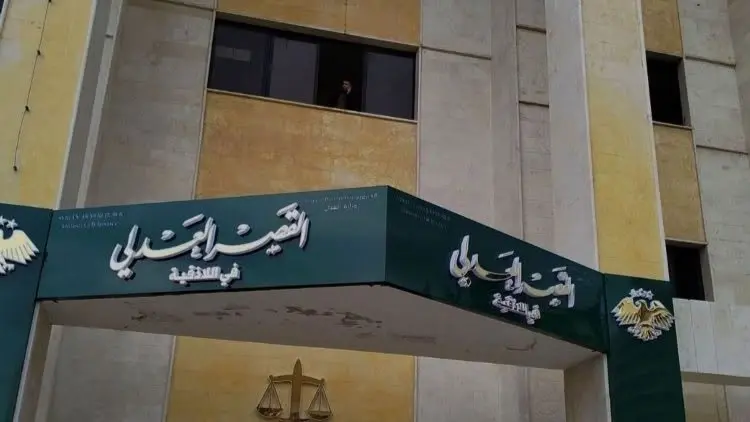 مسلح يقتحم قصر العدل في اللاذقية بسوريا.. قتيل وشرطي مصاب