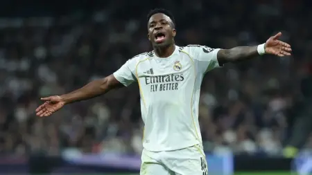 related_news_inside_blogsفينيسيوس يدعم أراوخو.. تفاصيل مكالمة نجم الريال ولاعب برشلونة