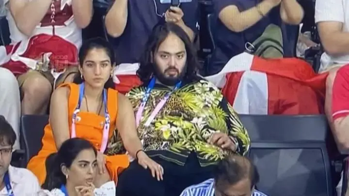 فيديو - أنانت أمباني وزوجته في باريس.. ووزنه الزائد يُثير الجدل