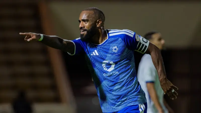 الدوري السعودي - نيوم يحقق فوزه الـ3 تواليًا برباعية أمام الفتح