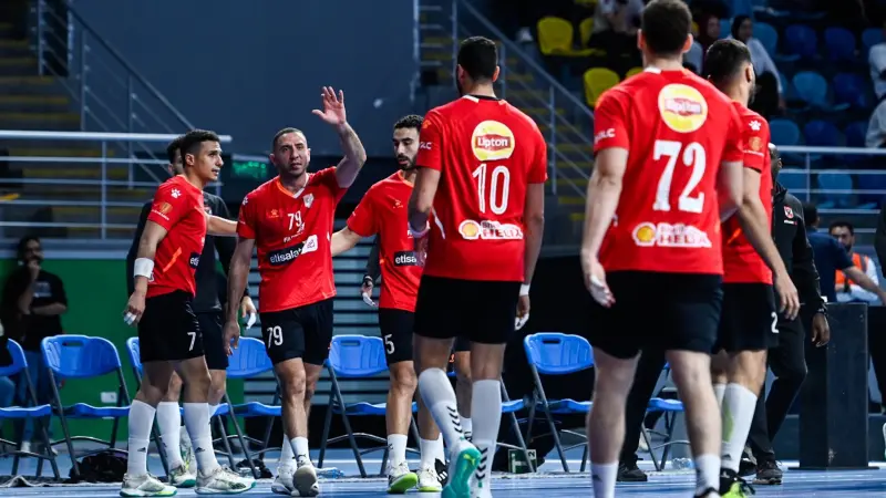 كم عدد بطولات الأهلي والزمالك في كرة اليد؟ اكتساح محلي أحمر وتاريخ قاري أبيض