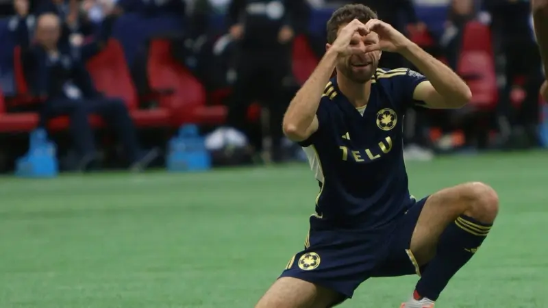 الدوري الأميركي - مولر يقرب فانكوفر من لقب المنطقة الغربية