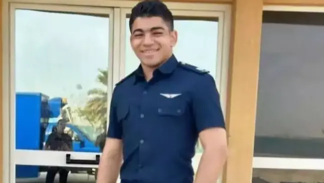 توفي بعد أيام من رحيل والده.. من أحمد كمال عوض الطيار المصري الذي قتل أمس؟