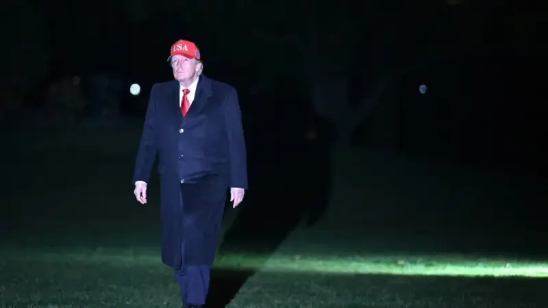 المشهد باختصار: أميركا تحاصر موانئ إيران.. وترامب يصعّد هجماته ضد البابا ليو