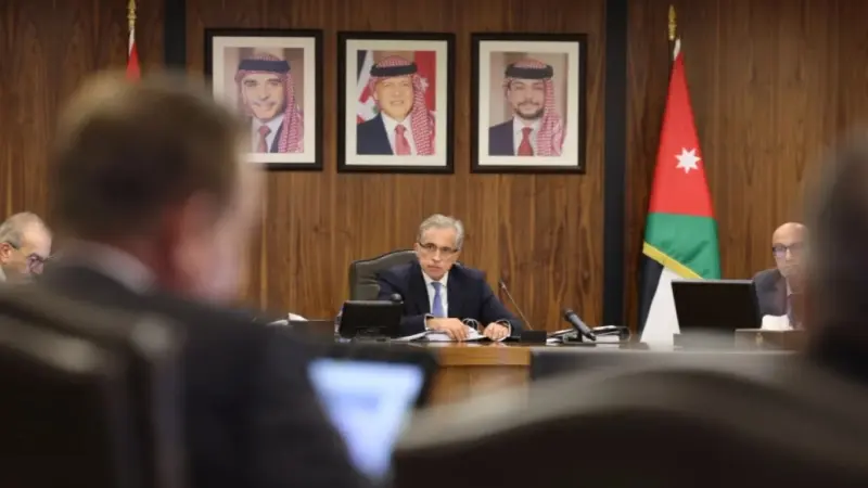 حكومة جعفر حسان تعلن إجراءات مشددة لترشيد الإنفاق في الأردن