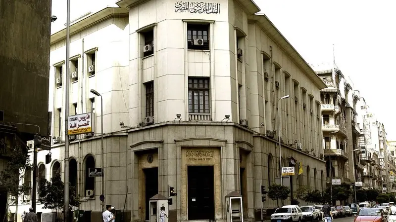 سعر الدولار مقابل الجنيه المصري اليوم الثلاثاء 7/4/2026.. حذر بالأسواق