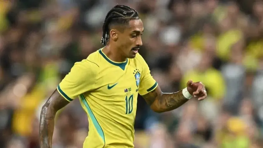 رافينيا يستعد لدور جديد مع منتخب البرازيل (أ ف ب) رافينيا يستعد لدور جديد مع منتخب البرازيل (أ ف ب)