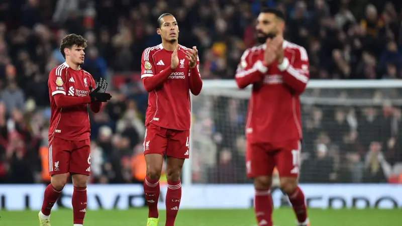 أزمة محمد صلاح - فان دايك يضغط من أجل بقاء الأسطورة المصرية