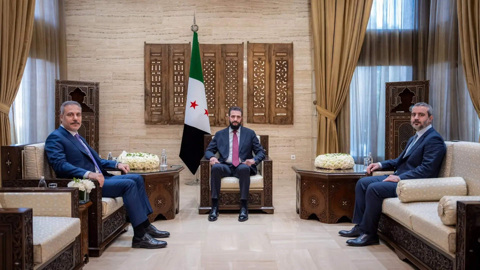الرئيس السوري استقبل وزير خارجية تركيا في دمشق (فيسبوك) الرئيس السوري استقبل وزير خارجية تركيا في دمشق (فيسبوك)
