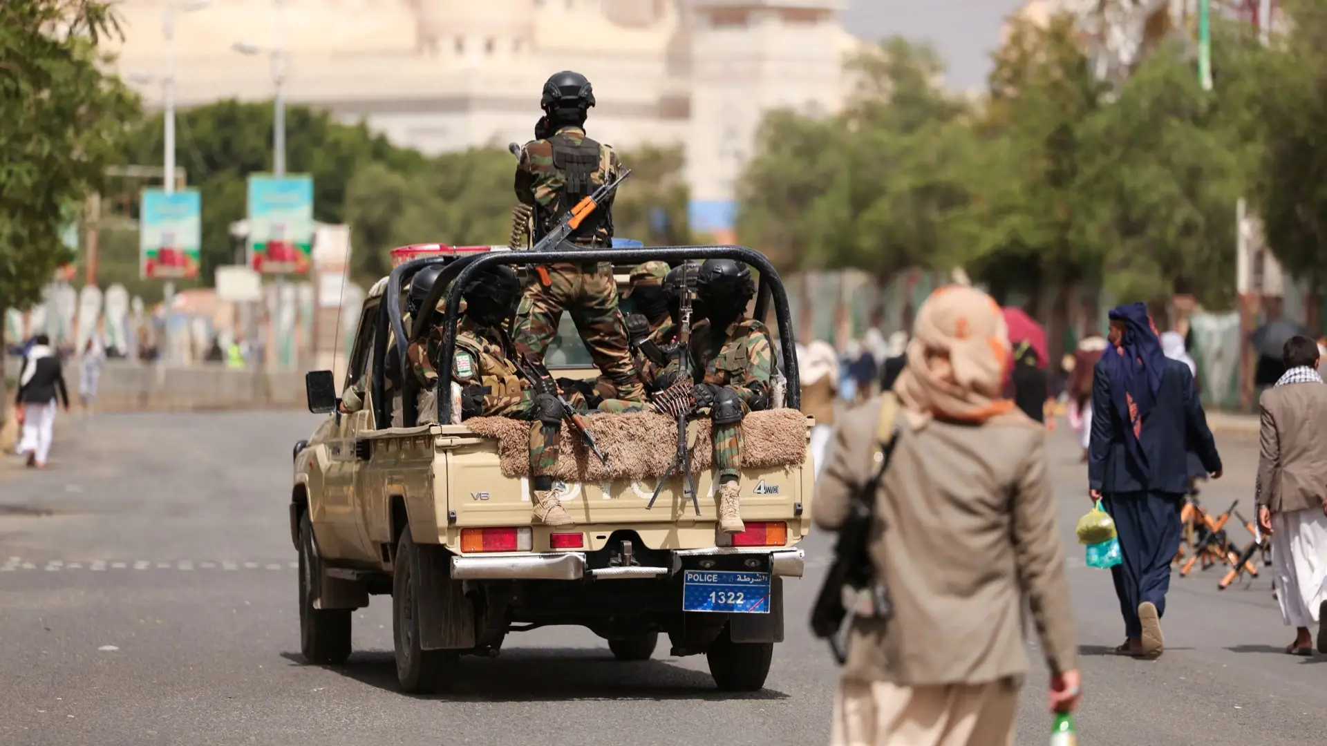 الرياض توازن بين الدبلوماسية وخيارات القوة في مواجهة "الحوثيين" (رويترز) الرياض توازن بين الدبلوماسية وخيارات القوة في مواجهة "الحوثيين" (رويترز)